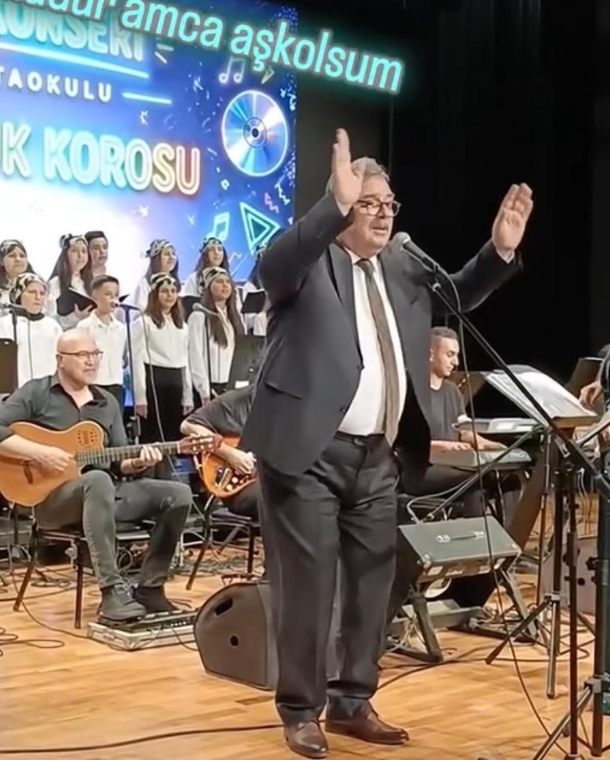 Barış Man&ccedil;o ya benzeyen sesiyle g&uuml;ndem oldu: Okul m&uuml;d&uuml;r&uuml; o anları anlattı 1