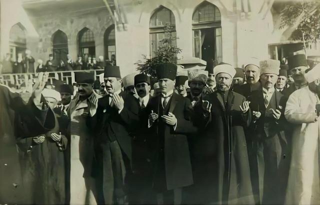 &Ccedil;anakkale milletvekilleri sergisi a&ccedil;ıldı 7