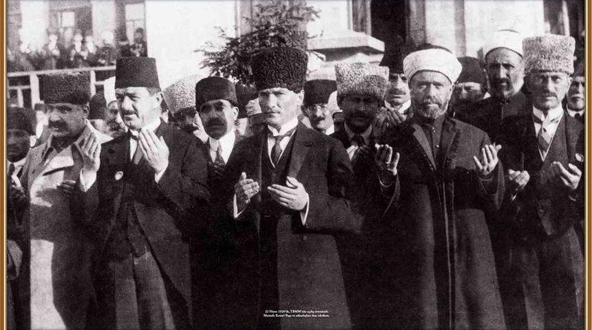 &Ccedil;anakkale milletvekilleri sergisi a&ccedil;ıldı