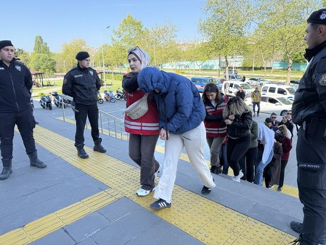Tekirdağ merkezli dolandırıcılık operasyonunda yakalanan 12 ş&uuml;pheli tutuklandı 3