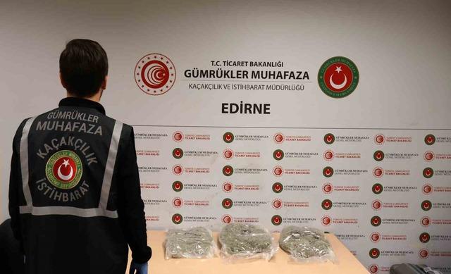 Gümrük Muhafaza ekipleri, 4 ayda 34,2 milyar lira değerinde kaçak eşya ve uyuşturucu ele geçirdi 6