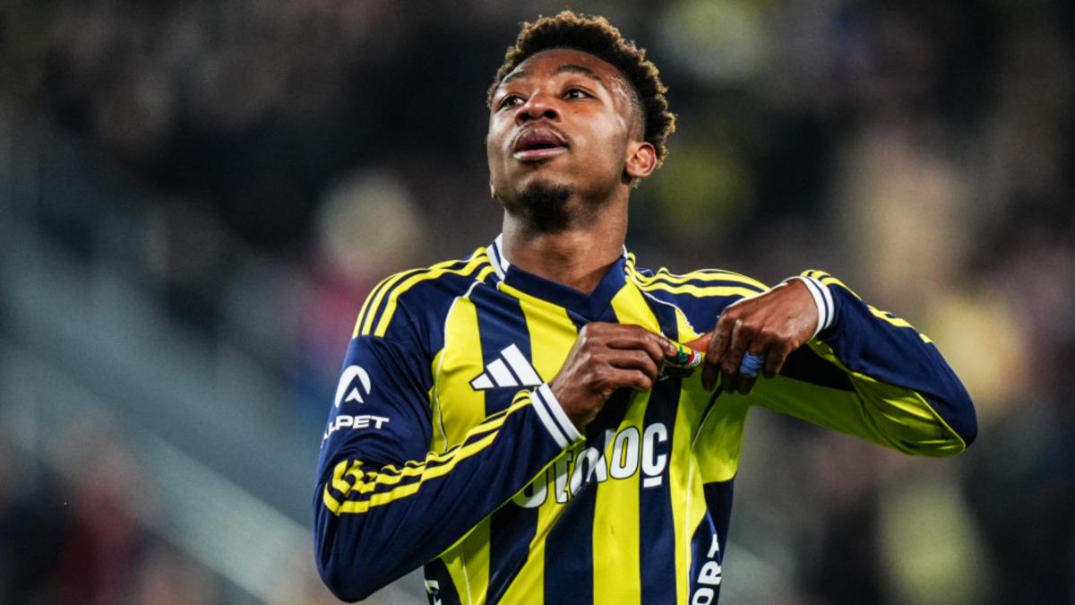 Fenerbh&ccedil;e ye yıldız isimden k&ouml;t&uuml; haber! Ameliyat edilecek 2