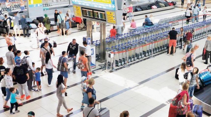 1 Mayıs İş&ccedil;i Bayramı tatili u&ccedil;ak bileti fiyatlarını u&ccedil;urdu