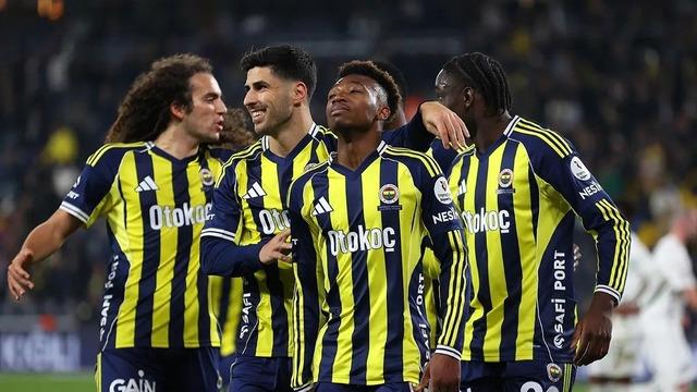 Fenerbahçe'ye yıldız isimden kötü haber! Ameliyat edilecek
