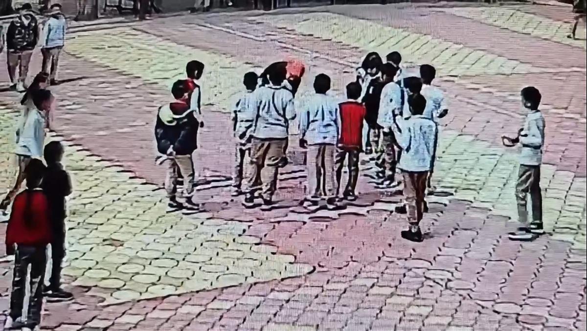 &Ouml;ğrencinin nefes borusuna mısır ka&ccedil;tı: &Ouml;ğretmeni hayatını kurtardı 2