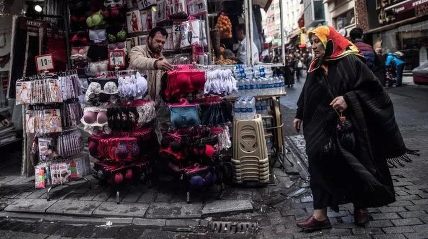 Financial Times: Türkiye ucuz kredinin bedelinin ne olduğunu anlamaya başladı