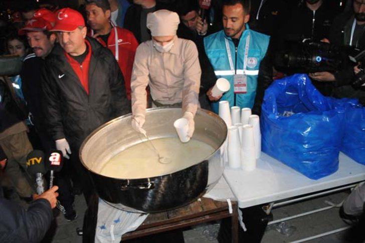 Sabah namazını kılıp yürüyüşe geçtiler  G4