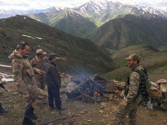 Kaymakam Özkan’dan karakol ve üs bölgesi ziyareti