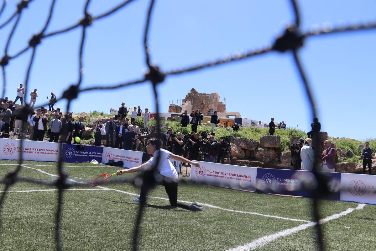 Tarihi Zerzevan Kalesi&rsquo;nde tenis turnuvası: "1 milyonun &uuml;zerinde &ouml;d&uuml;l" 4