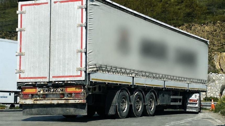 Takograf hilesi yapan tır s&uuml;r&uuml;c&uuml;s&uuml;ne 225 bin lira ceza