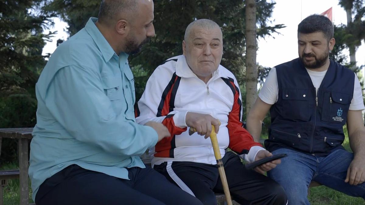 &Ccedil;&ouml;p evden kurtarılan adamın inanılmaz değişimi! G&ouml;zyaşlarını tutamadı 3