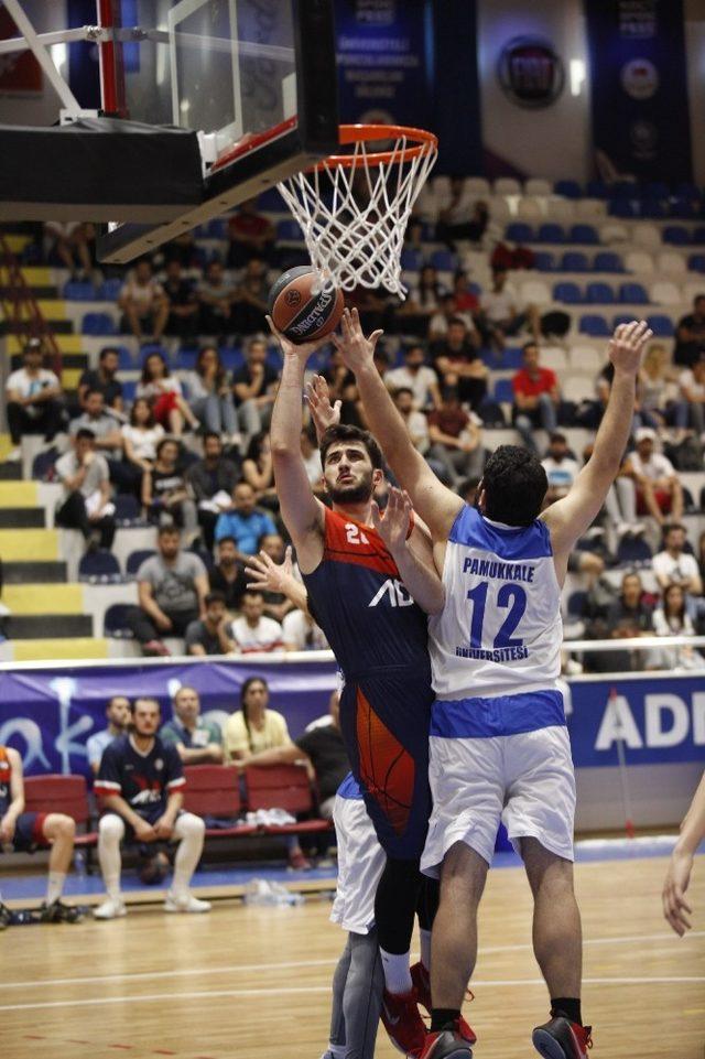 Adnan Menderes Üniversitesi basketbolda zirvede