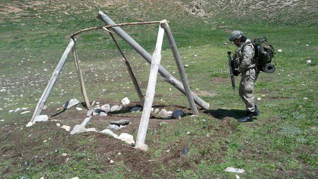 PKK sığınaklarında patlayıcı yapımında kullanılan malzeme ele geçirildi