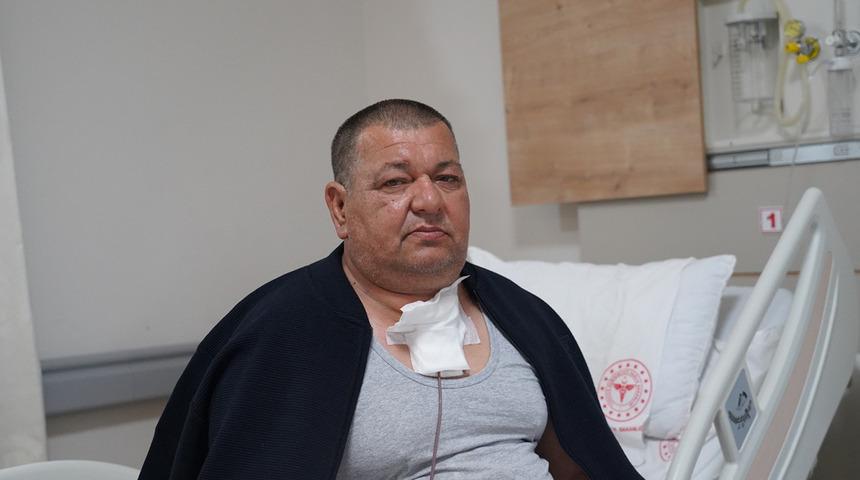 Nefes darlığı şikayetiyle gitti! Boynundan yarım kilo kitle &ccedil;ıkarıldı