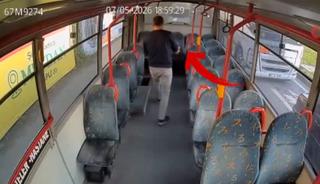 Ağlama sesi facianın &ouml;n&uuml;ne ge&ccedil;ti: Film gibi olay kamerada!