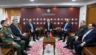 Milli Savunma Bakanı G&uuml;ler, Libyalı askeri yetkililerle g&ouml;r&uuml;şt&uuml;