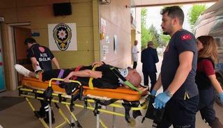 Motosiklet s&uuml;r&uuml;c&uuml;s&uuml; kazada yaralandı