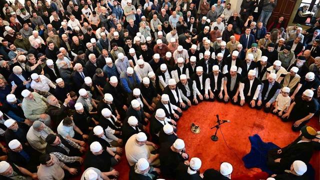 Emirsultan’da 600 yıllık Erguvan Bayramı geleneği coşkusu