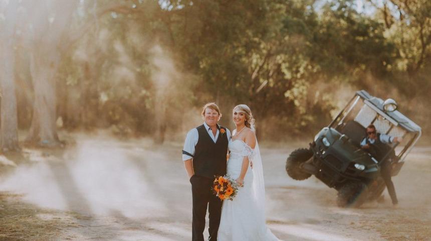 D&uuml;ğ&uuml;n fotoğraflarına sadece biraz renk katmak istemişlerdi ama...