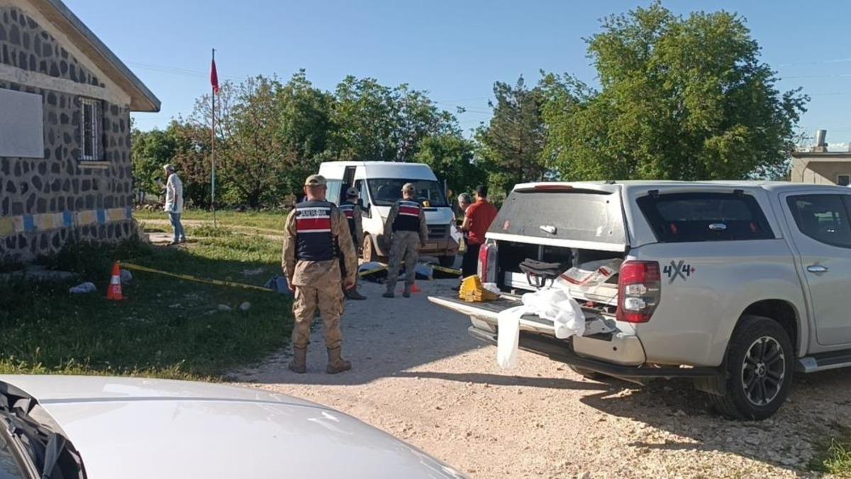 Şanlıurfa da husumetliler arasında &ccedil;ıkan silahlı kavgada 3 kişi &ouml;ld&uuml; 1