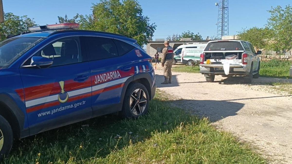 Şanlıurfa da husumetliler arasında &ccedil;ıkan silahlı kavgada 3 kişi &ouml;ld&uuml; 2