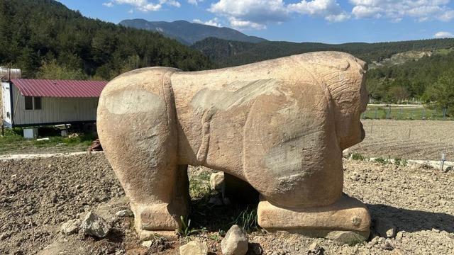 Tarihi eser operasyonunda Roma dönemine ait aslan heykeli ele geçirildi