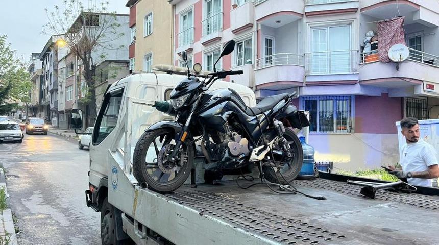 K&uuml;&ccedil;&uuml;k&ccedil;ekmece&rsquo;de husumetliler arasında silahlı &ccedil;atışma: 1 yaralı