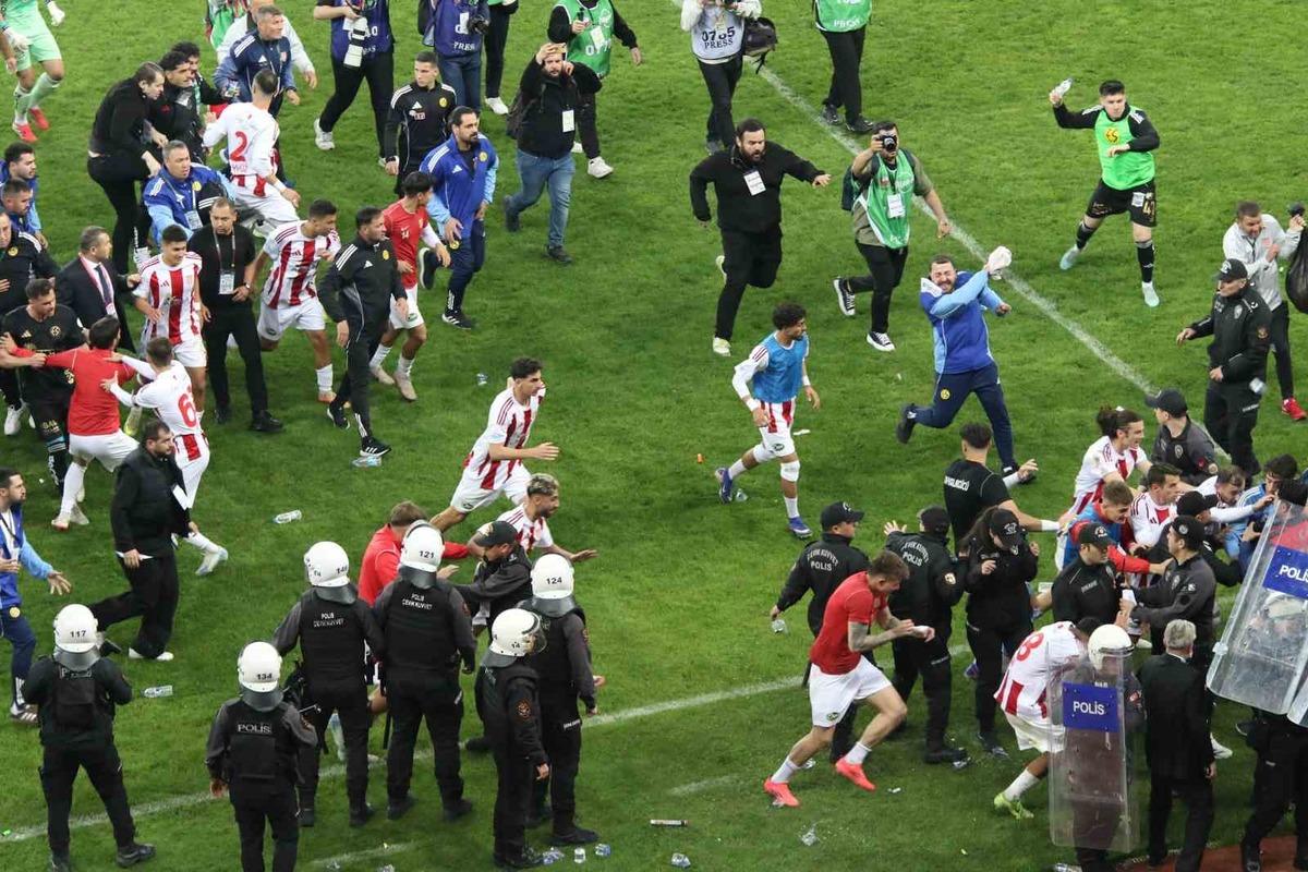 Eskişehir&rsquo;de play-off m&uuml;cadelesi olaylı bitti 1