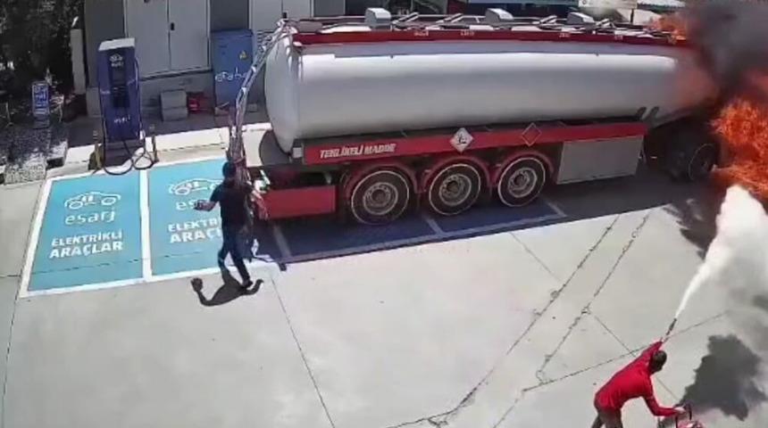 Yer: Muğla! Mazot y&uuml;kl&uuml; tanker b&ouml;yle alev aldı 