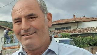 Manisa'da sır olay! Muhtar, trakt&ouml;r&uuml;n&uuml;n &uuml;zerinde av t&uuml;feğiyle vurularak &ouml;lm&uuml;ş halde bulundu