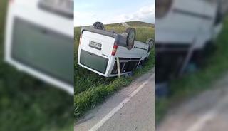 Ankara'da trafik kazası! Devrilen minib&uuml;s&uuml;n s&uuml;r&uuml;c&uuml;s&uuml; &ouml;ld&uuml;