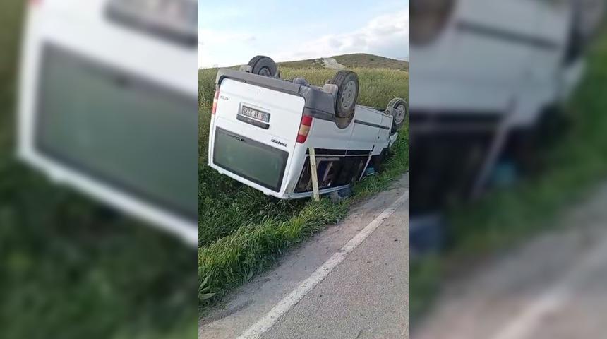 Ankara'da trafik kazası! Devrilen minib&uuml;s&uuml;n s&uuml;r&uuml;c&uuml;s&uuml; &ouml;ld&uuml;