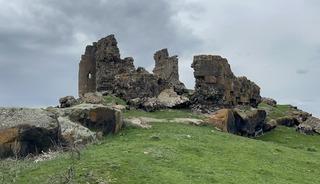 Kars'taki bin yıllık Kız Kalesi yok olma tehlikesiyle karşı karşıya