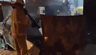 Kırıkkale'de park halindeki otomobil alev topuna d&ouml;nd&uuml;