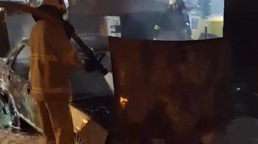 Kırıkkale'de park halindeki otomobil alev topuna d&ouml;nd&uuml;