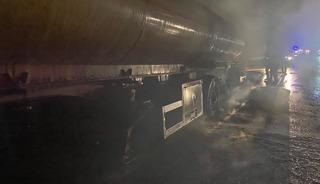 Osmaniye&rsquo;de seyir halindeki tanker alevlere teslim oldu