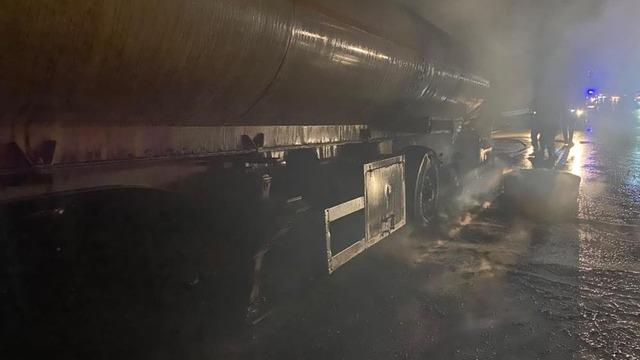 Osmaniye’de seyir halindeki tanker alevlere teslim oldu