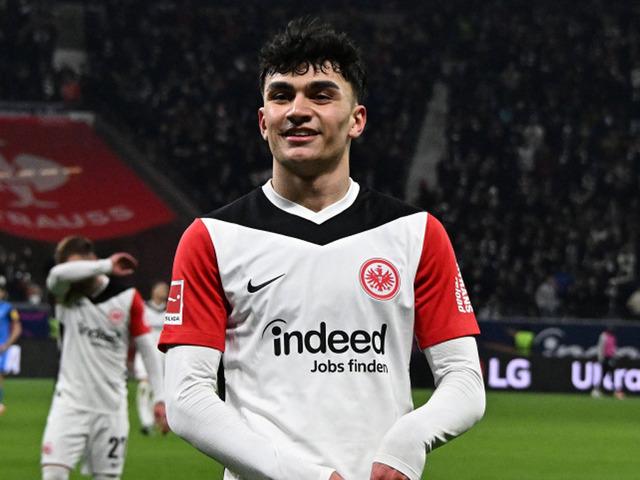 Can Uzun'un gol&uuml; Dortmund karşısında Frankfurt'a yetmedi