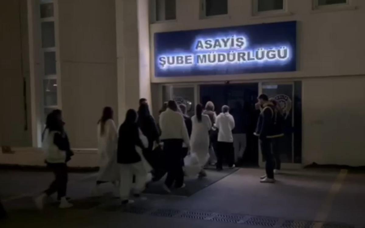 Yer: Ankara... Eğlence mekanlarına operasyon: 29 g&ouml;zaltı, 47 sınır dışı! 2