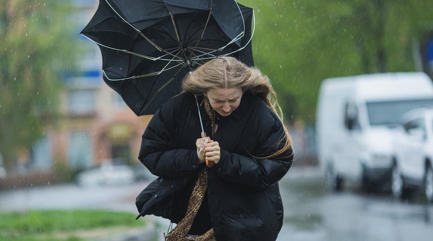 35 ile kuvvetli sağanak geliyor! Meteoroloji uzmanı saat vererek uyardı