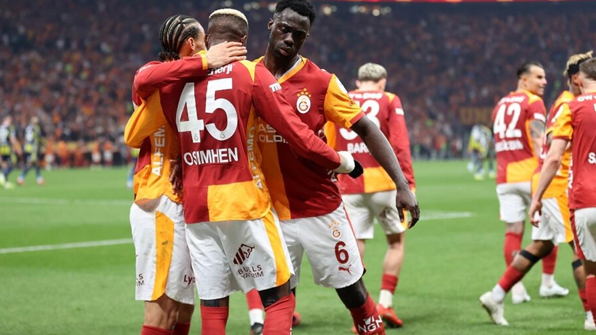 Galatasaray da b&uuml;y&uuml;k g&uuml;n! 26. şampiyonluk i&ccedil;in sahada 2
