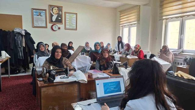 Bayburt&rsquo;ta &lsquo;Menopoz Okulu&rsquo; eğitimleri devam ediyor 1