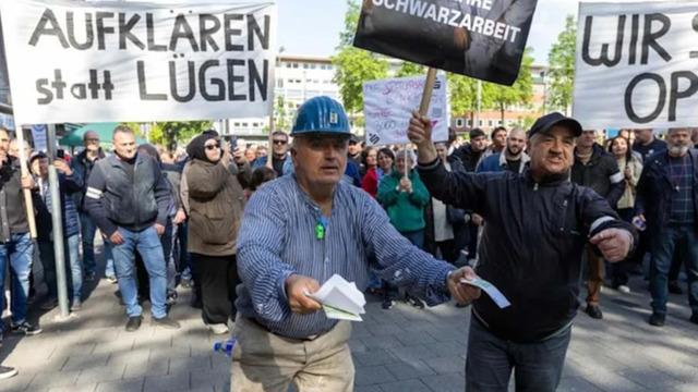 Filmleri aratmayan banka soygunu: Mağdur Türkler sokağa indi