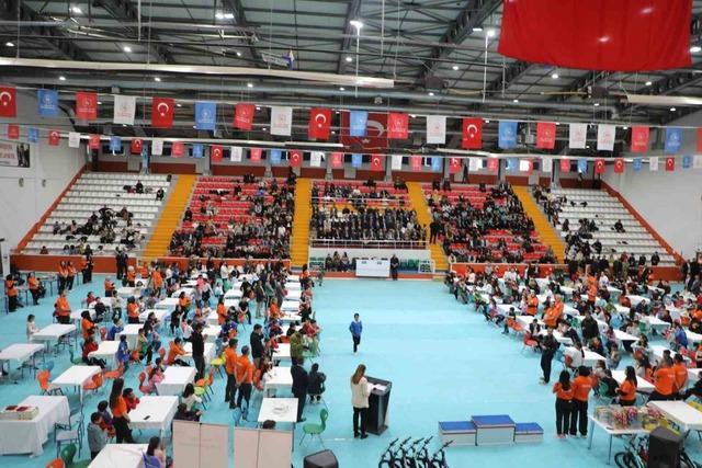Kars&rsquo;ta zeka dolu rekabet: 400 &ouml;ğrenci akıl oyunlarında yarıştı 2