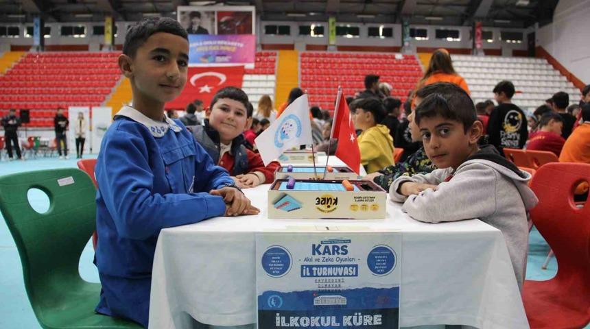 Kars&rsquo;ta zeka dolu rekabet: 400 &ouml;ğrenci akıl oyunlarında yarıştı