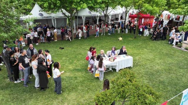 Manisa&rsquo;da 9. Kitap Fuarı kitapseverlerle buluştu 2