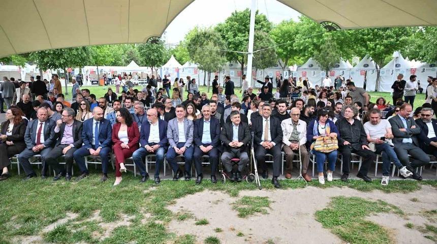 Manisa&rsquo;da 9. Kitap Fuarı kitapseverlerle buluştu