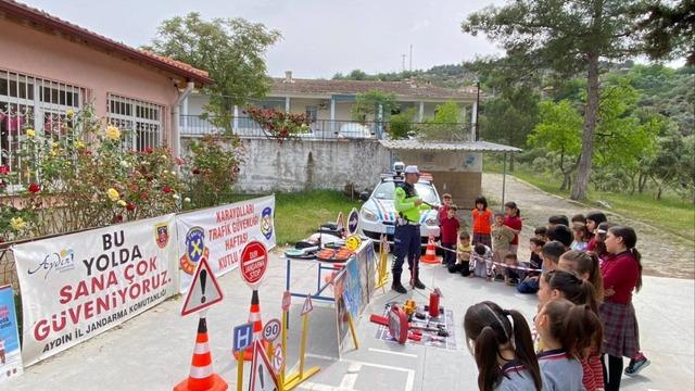 Karpuzlu’da öğrencilere trafik güvenliği eğitimi verildi