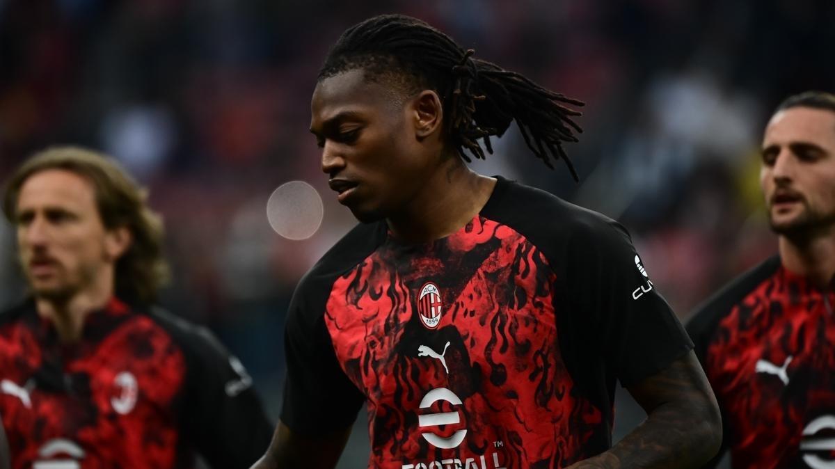 Milan ın yıldızı Rafael Leao Fenerbah&ccedil;e nin se&ccedil;im kozu oldu! 1