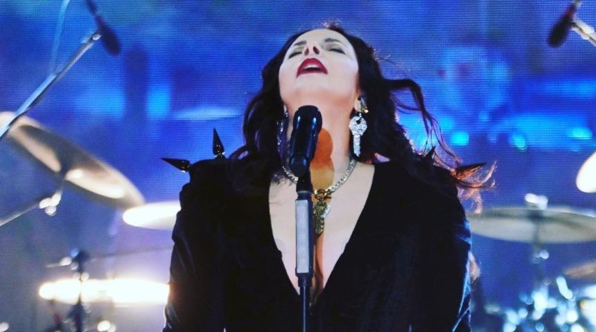 İkinci konser biletleri de kapış kapış gitti! Şebnem Ferah i&ccedil;in binlerce kişi sıraya girdi
